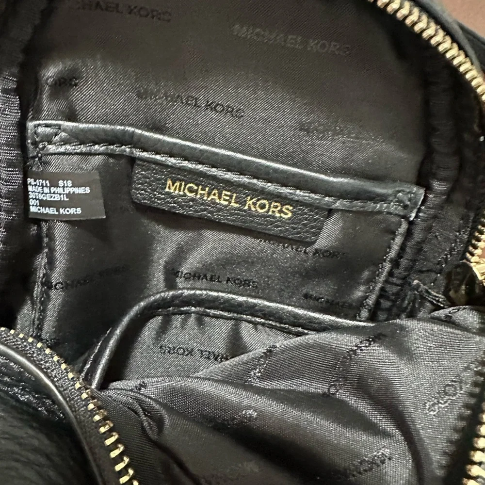 Michael Kors mini Rea backpack NWOT Michael Kors mini Rhea backpack NWOT - Picture 4 of 9